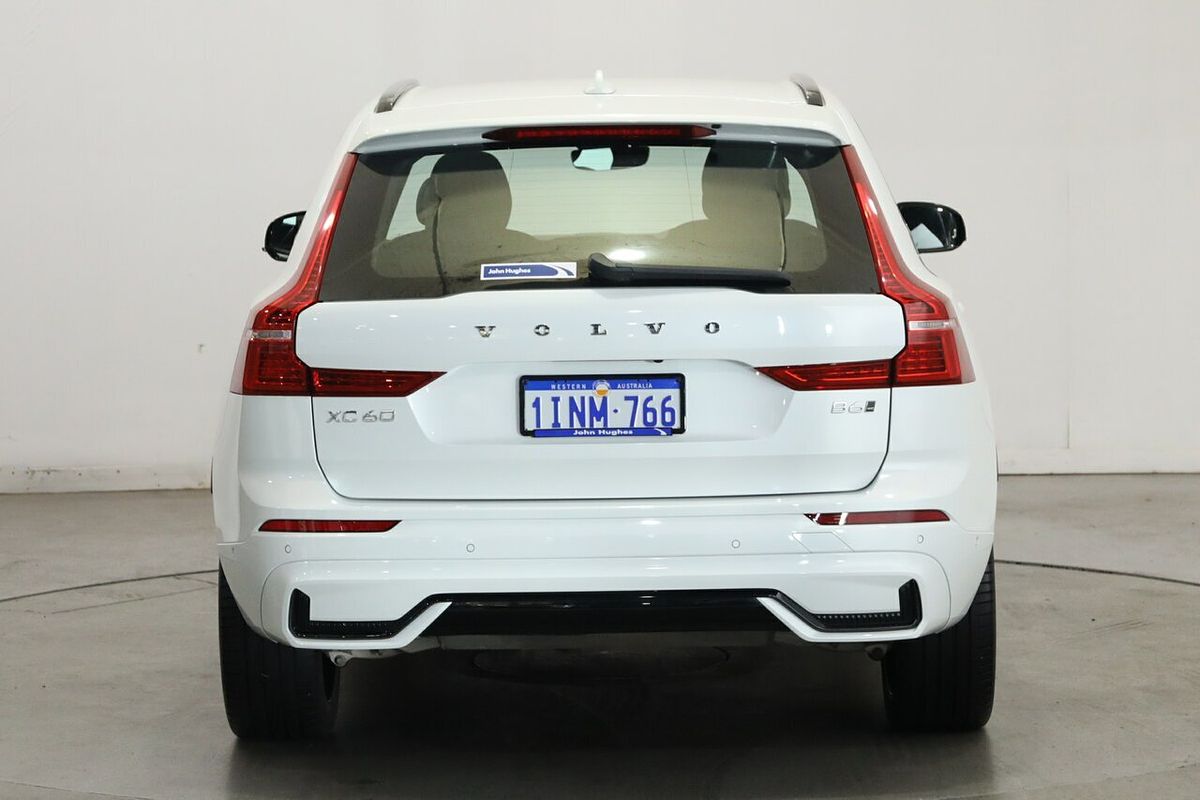2022 Volvo XC60 B6 R-Design