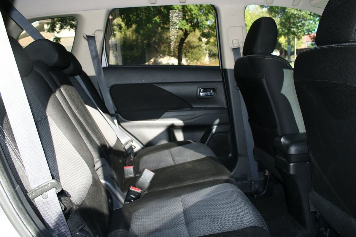 2017 Mitsubishi Outlander LS ZK