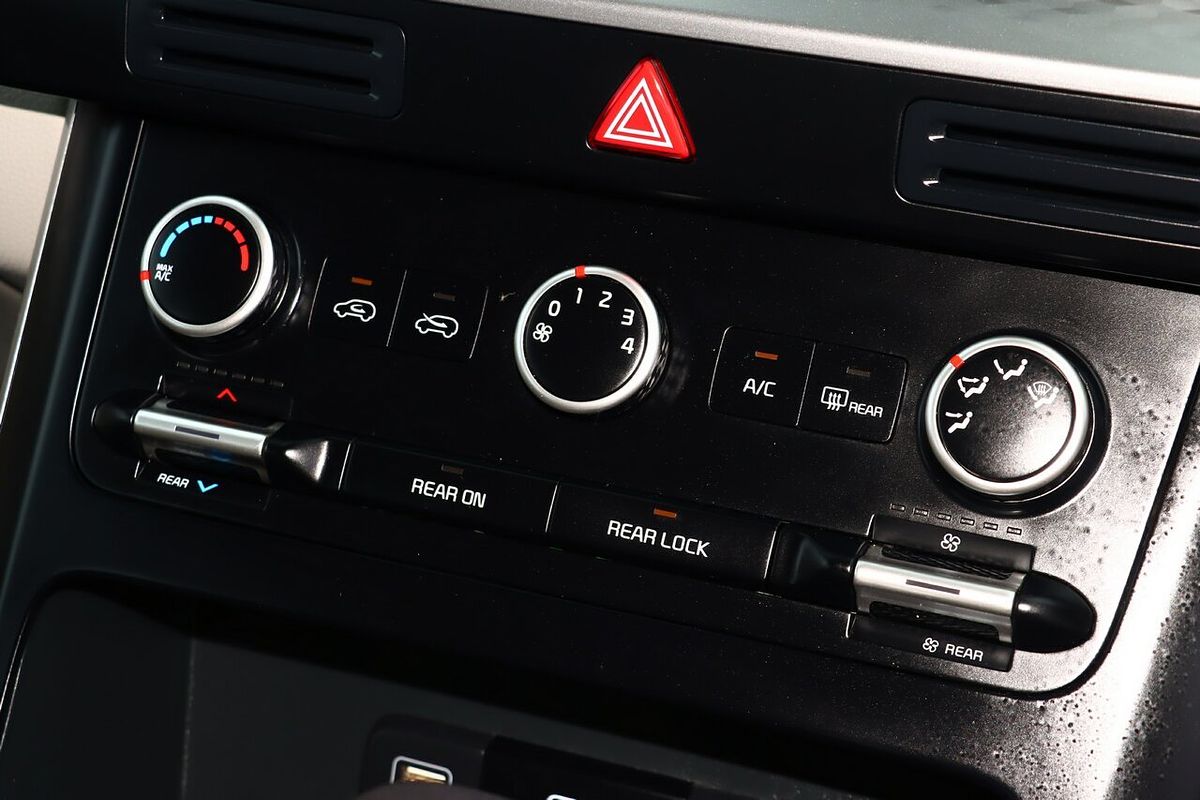 2023 Kia Carnival S KA4