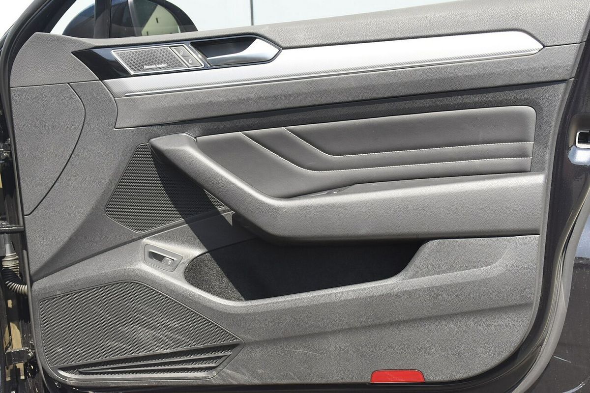 2023 Volkswagen Passat 206TSI R-Line B8