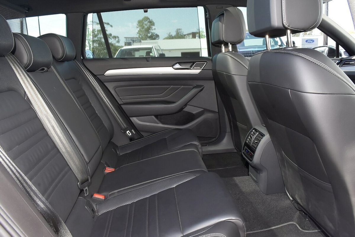 2023 Volkswagen Passat 206TSI R-Line B8