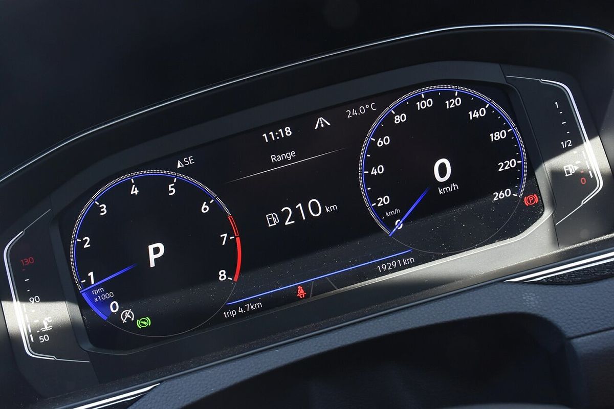 2023 Volkswagen Passat 206TSI R-Line B8