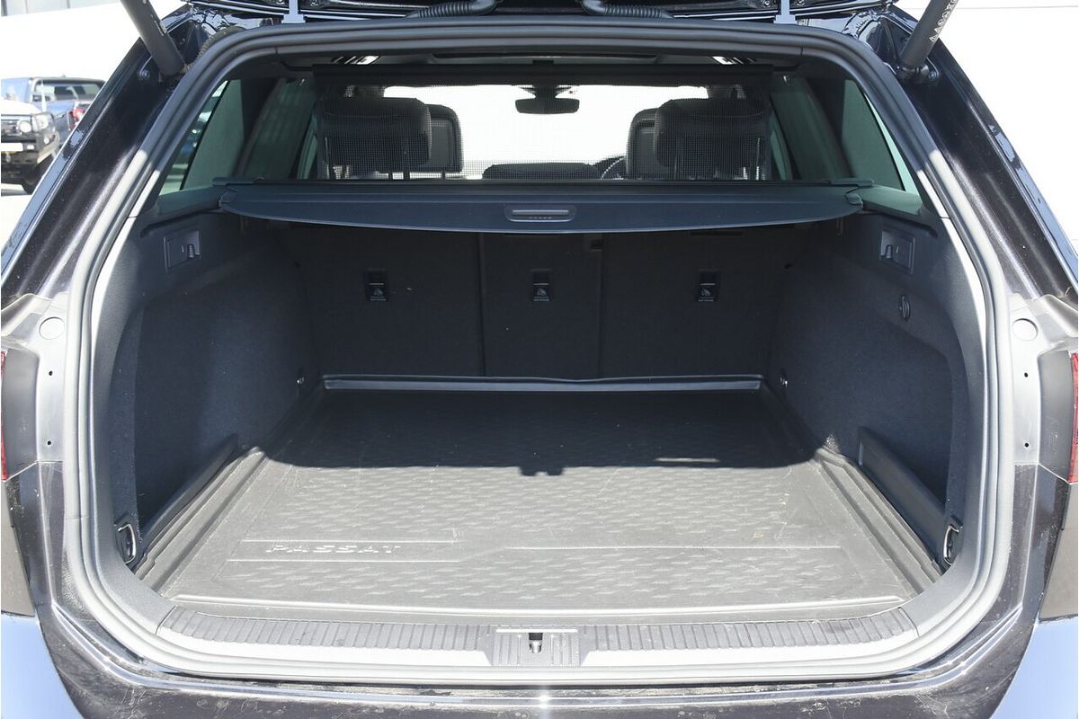 2023 Volkswagen Passat 206TSI R-Line B8