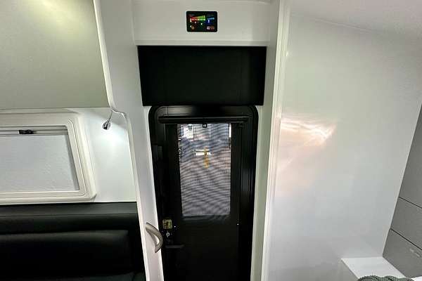 2025 Crusader My25 Lifechanger Bunkie
