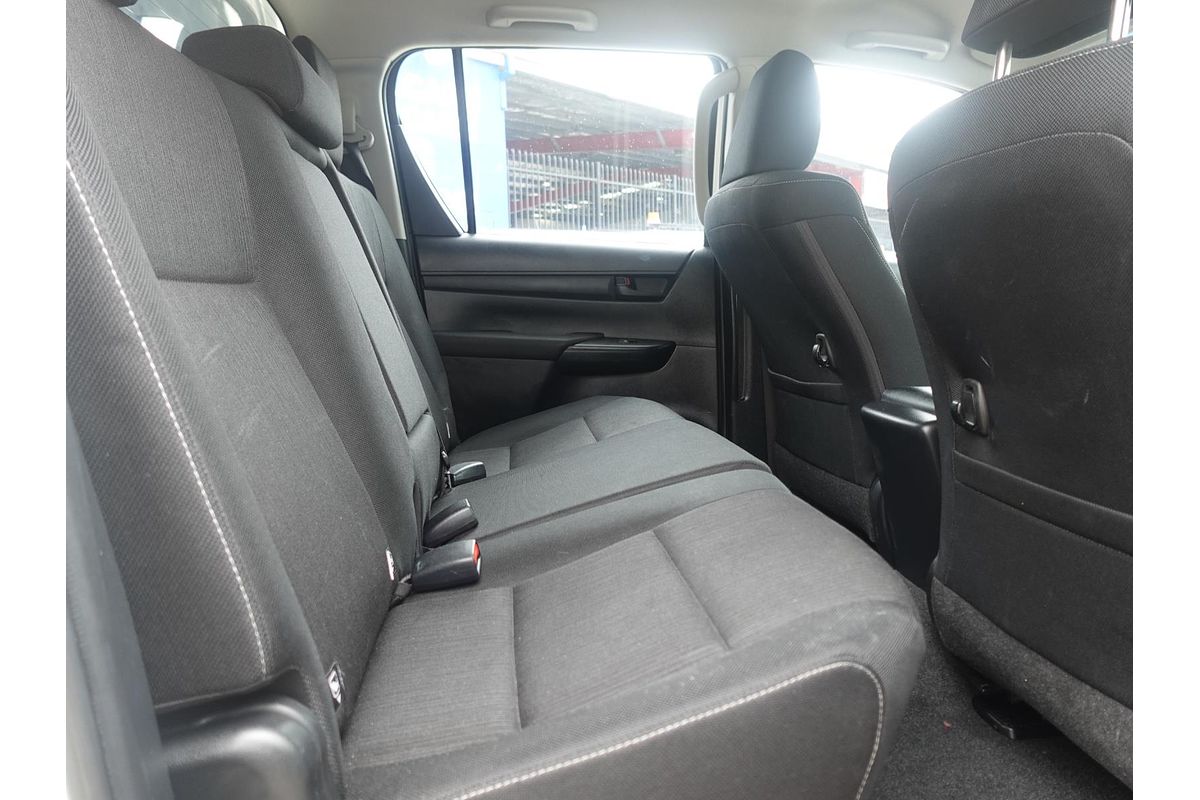 2015 Toyota Hilux SR GGN120R Rear Wheel Drive
