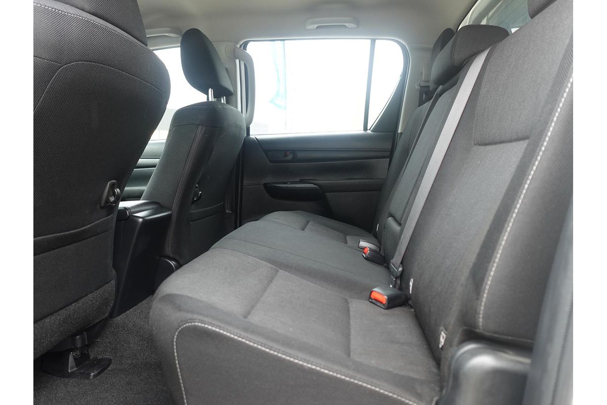 2015 Toyota Hilux SR GGN120R Rear Wheel Drive