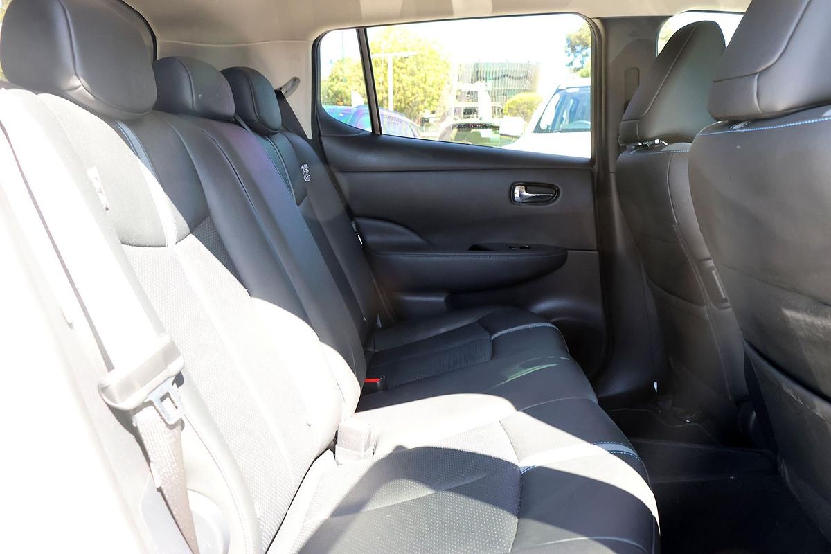 2019 Nissan LEAF ZE1