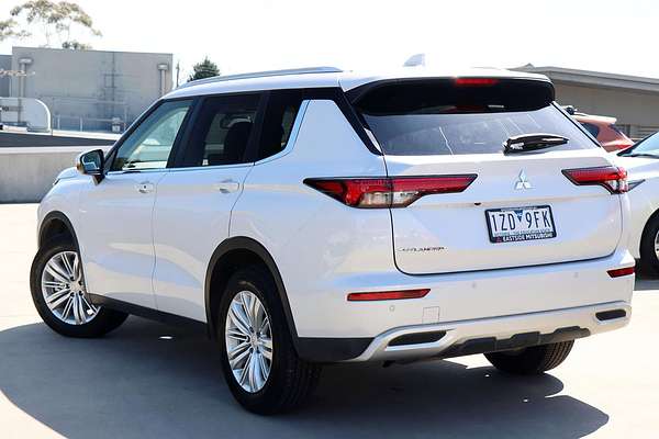 2024 Mitsubishi Outlander LS ZM