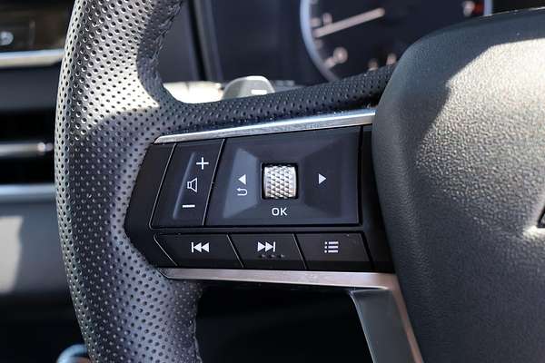 2024 Mitsubishi Outlander LS ZM