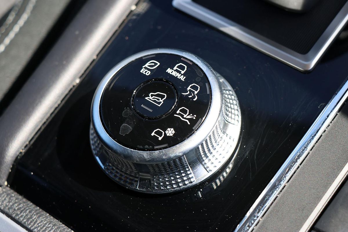 2024 Mitsubishi Outlander LS ZM