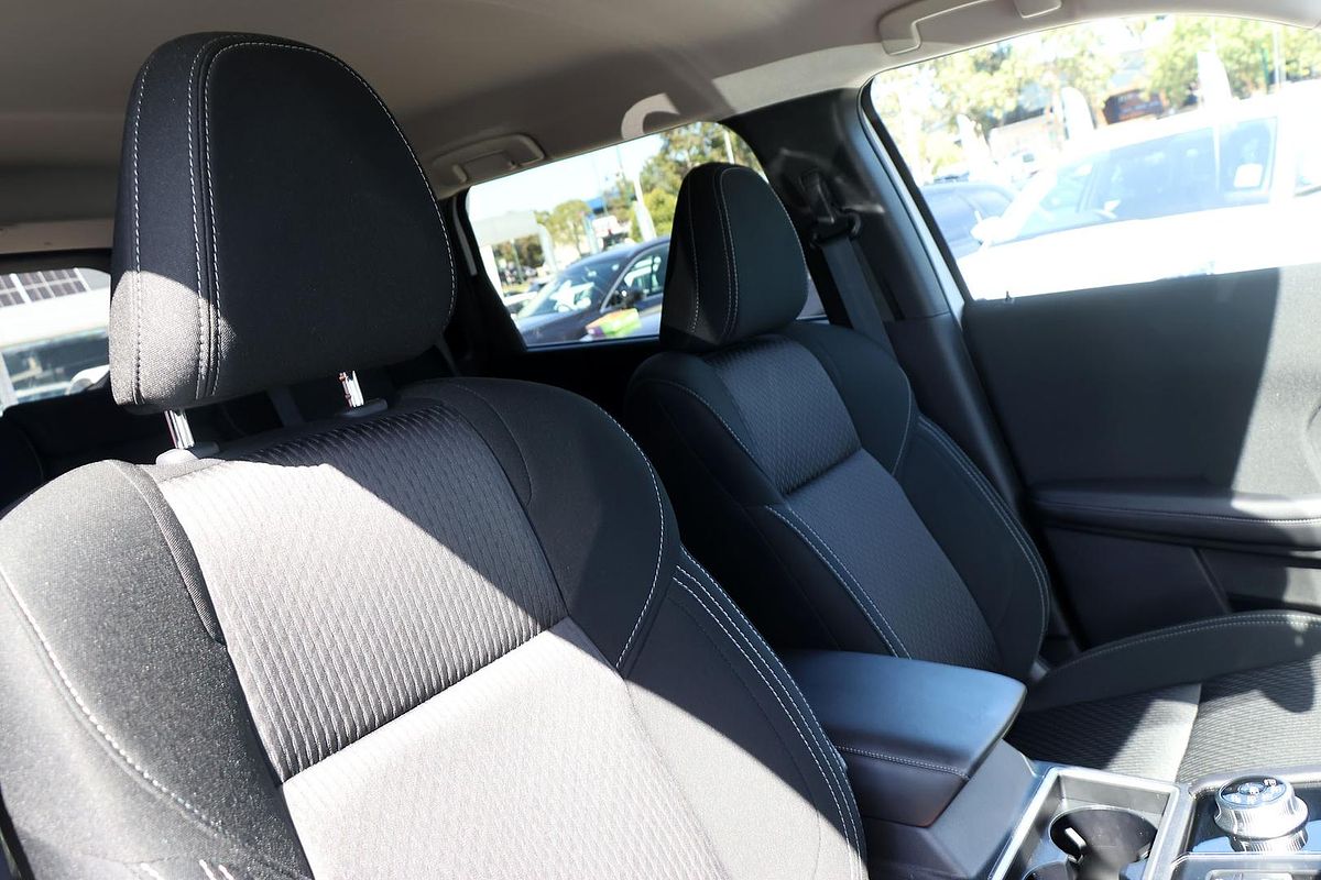 2024 Mitsubishi Outlander LS ZM