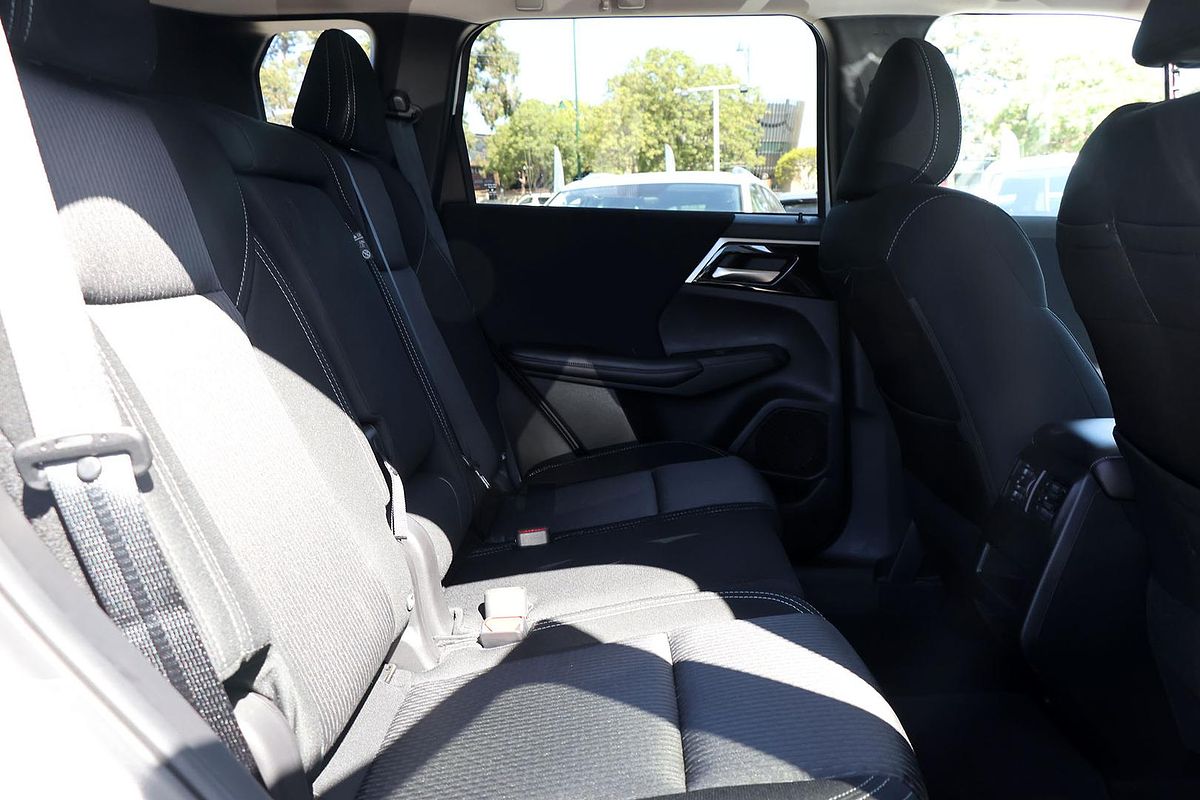 2024 Mitsubishi Outlander LS ZM