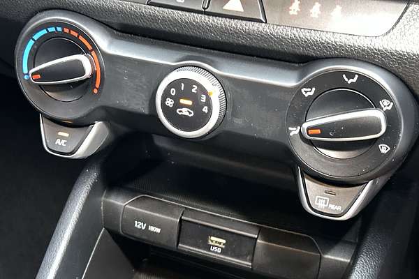 2022 Kia Stonic S YB