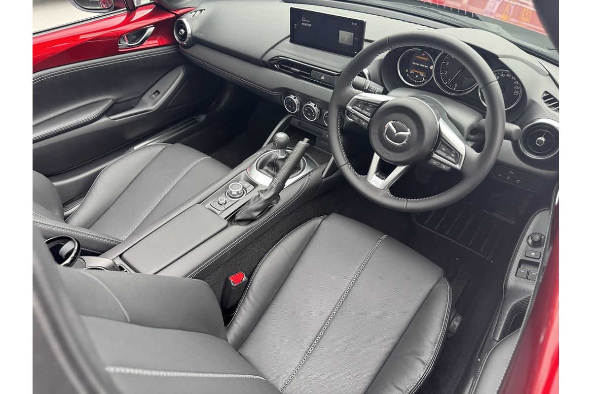 Mazda  Y 6MAN 2.0L G20 ROADSTER GT