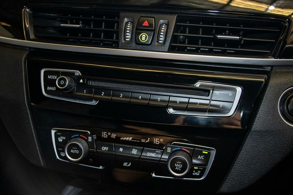 2017 BMW X1 sDrive18d F48