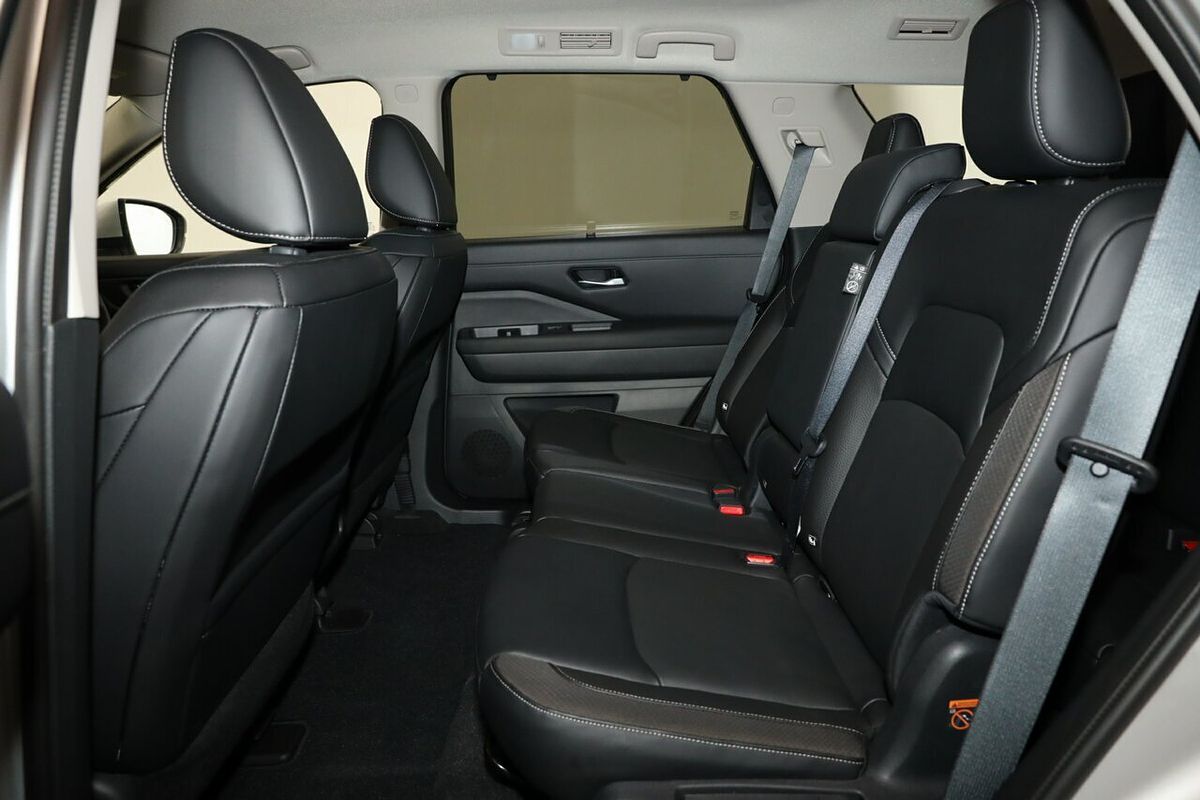 2022 Nissan Pathfinder Ti R53