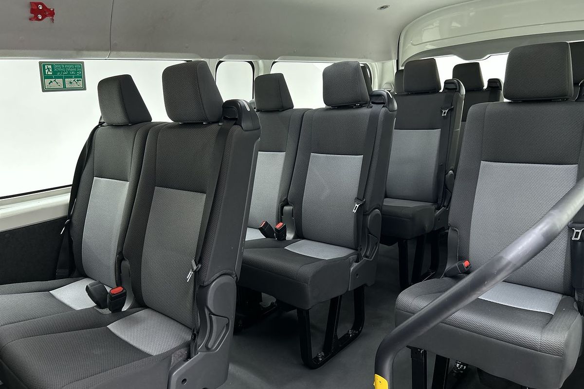 2020 Toyota Hiace Commuter GDH322R