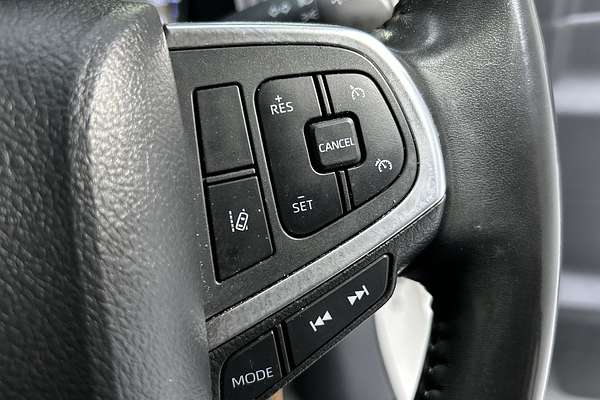 2020 Toyota Hiace Commuter GDH322R