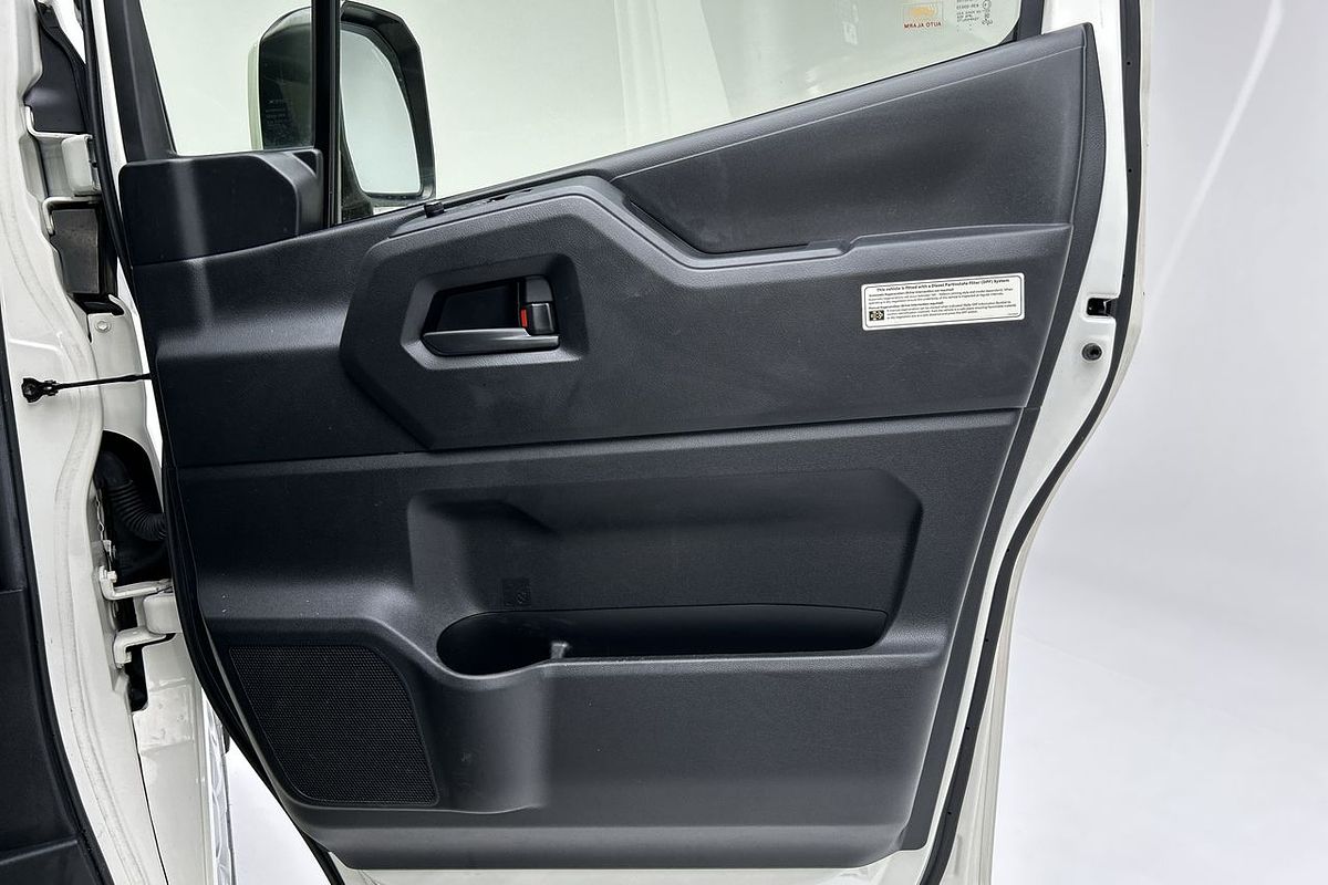 2020 Toyota Hiace Commuter GDH322R