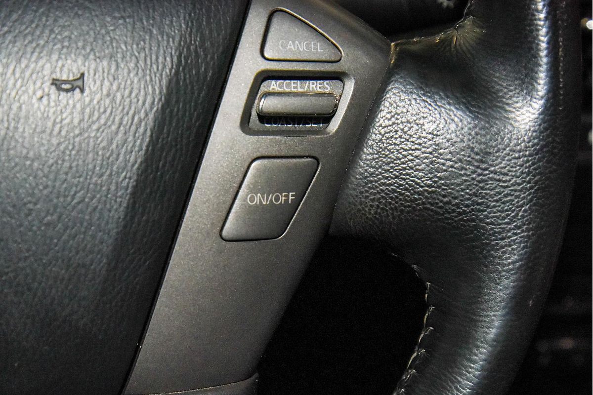 2013 Nissan Patrol ST-L Y62