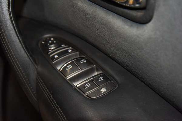 2013 Nissan Patrol ST-L Y62