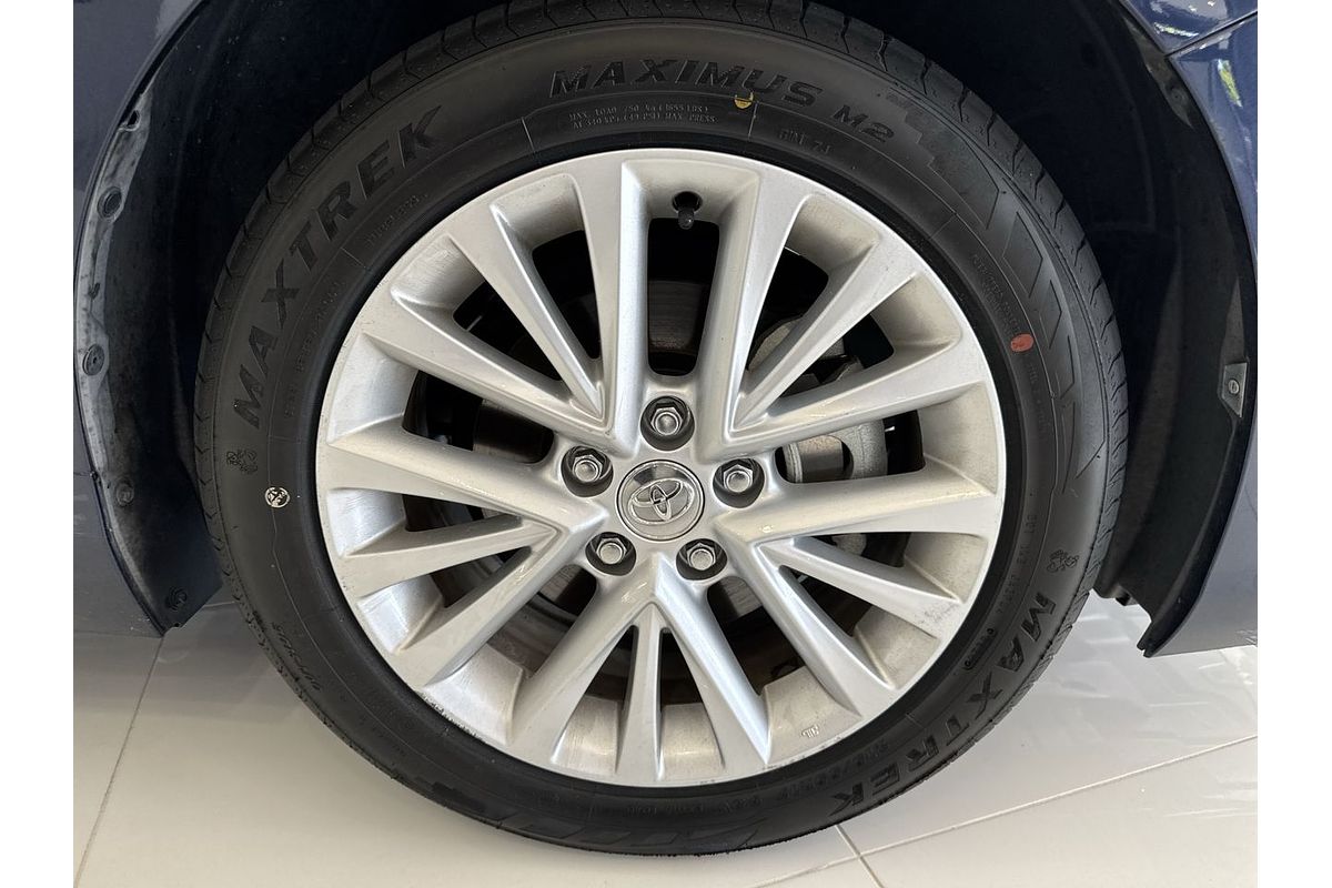 2015 Toyota Camry Atara SL AVV50R