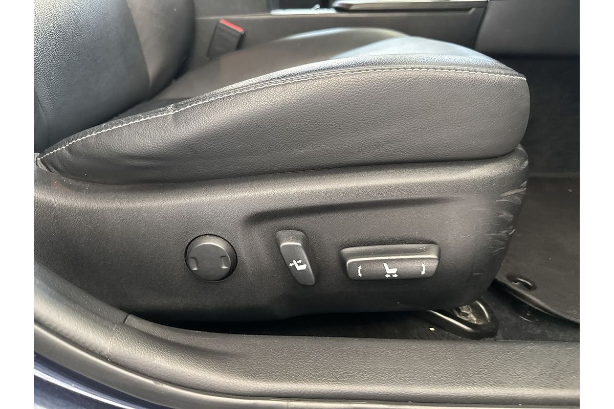 2015 Toyota Camry Atara SL AVV50R