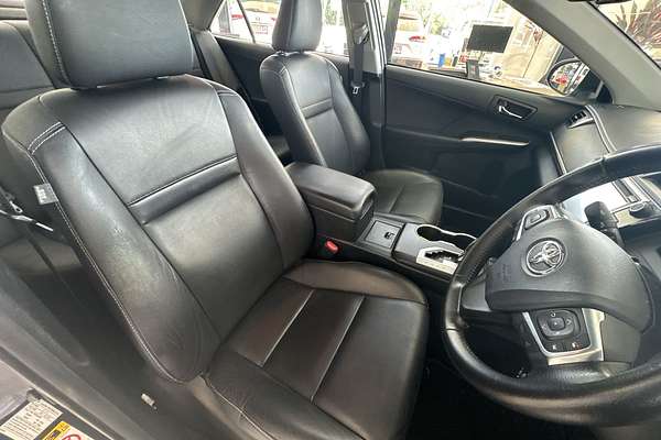 2015 Toyota Camry Atara SL AVV50R