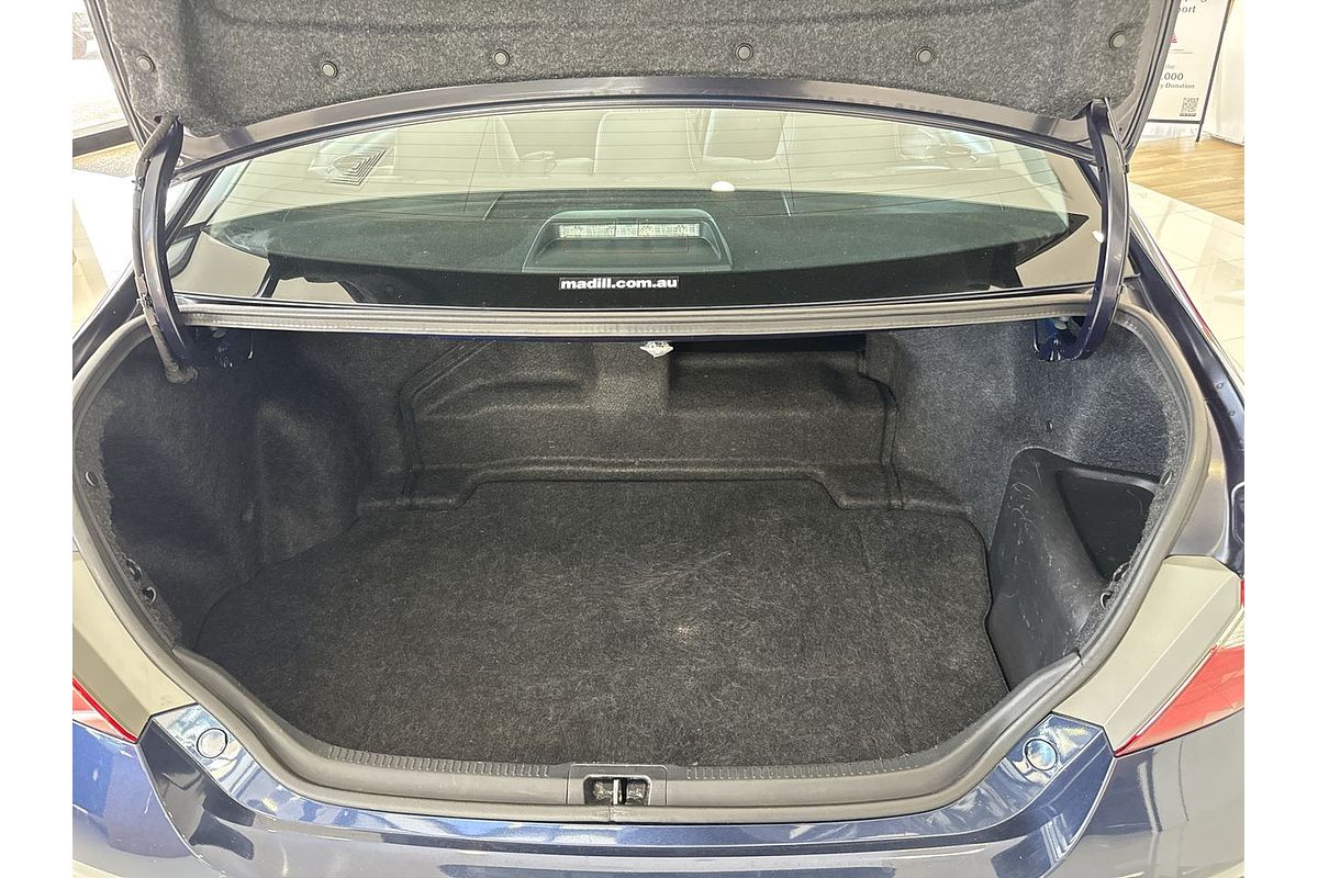2015 Toyota Camry Atara SL AVV50R