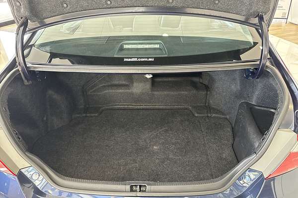 2015 Toyota Camry Atara SL AVV50R