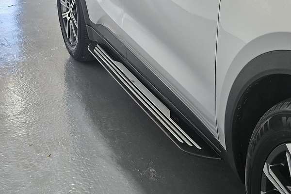 2023 Mahindra XUV700 AX7L