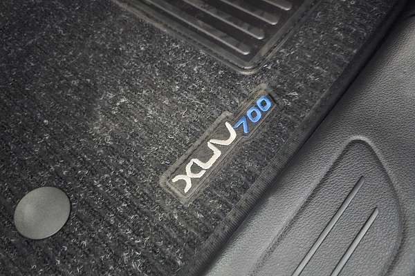 2023 Mahindra XUV700 AX7L