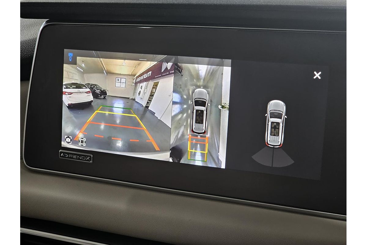 2023 Mahindra XUV700 AX7L