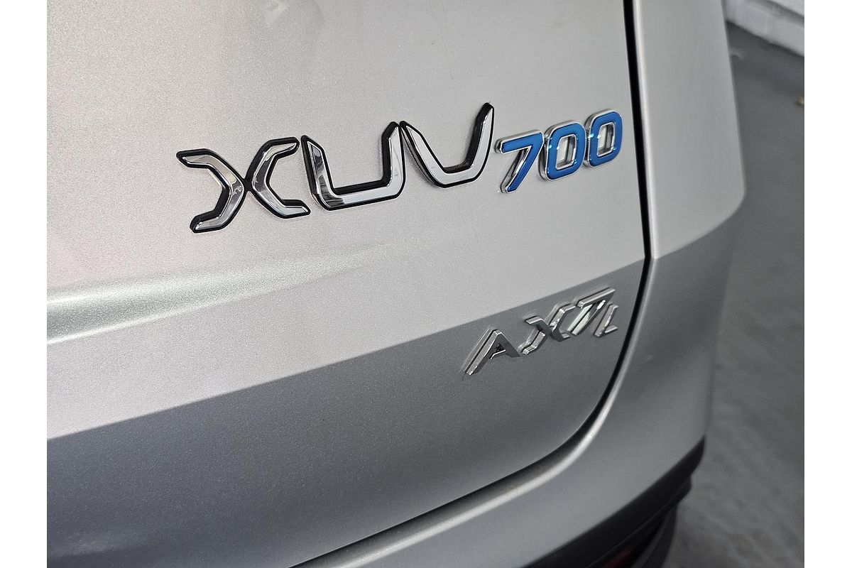 2023 Mahindra XUV700 AX7L