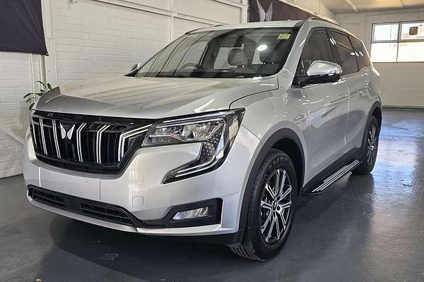 2023 Mahindra XUV700 AX7L