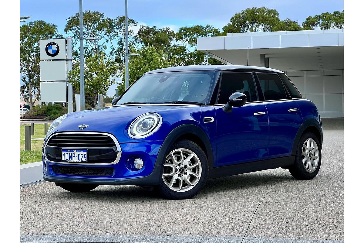 2017 MINI Hatch Cooper F55