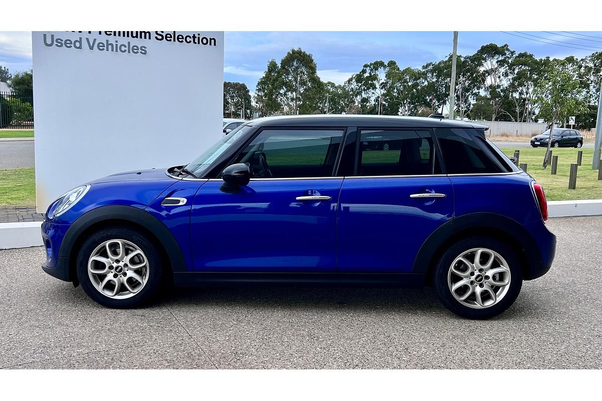 2017 MINI Hatch Cooper F55