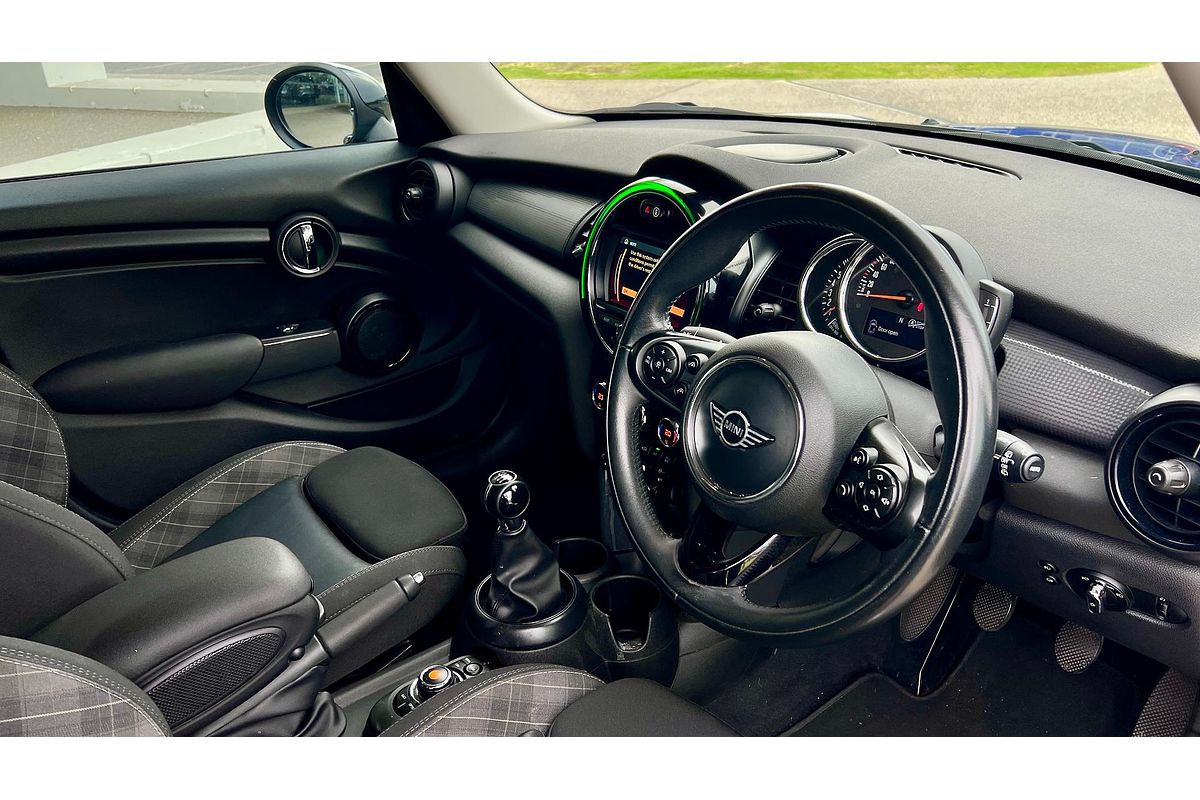 2017 MINI Hatch Cooper F55