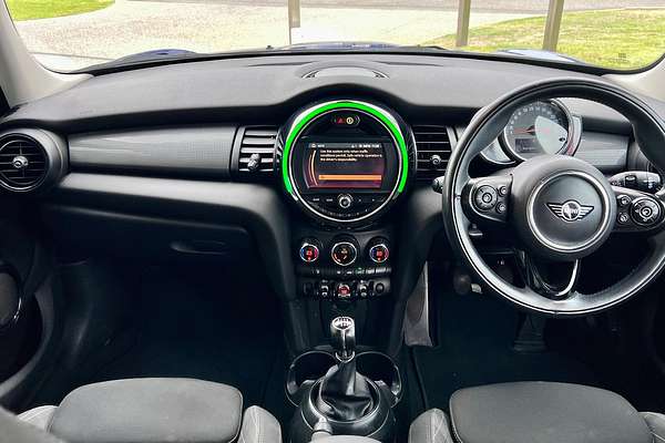 2017 MINI Hatch Cooper F55