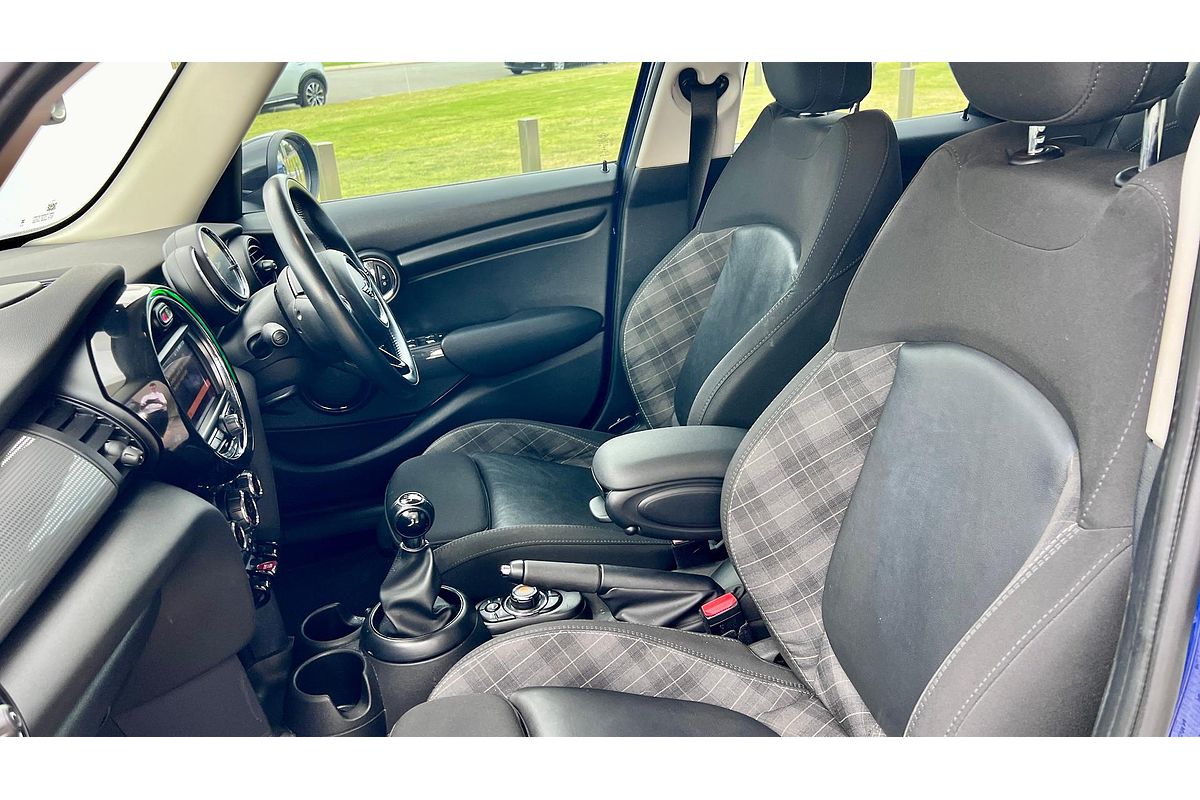 2017 MINI Hatch Cooper F55