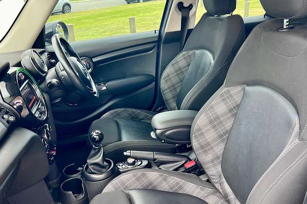 2017 MINI Hatch Cooper F55
