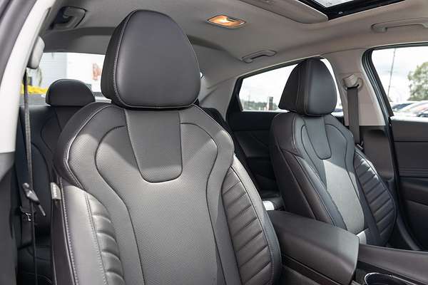 2024 Hyundai i30 Premium CN7.V2
