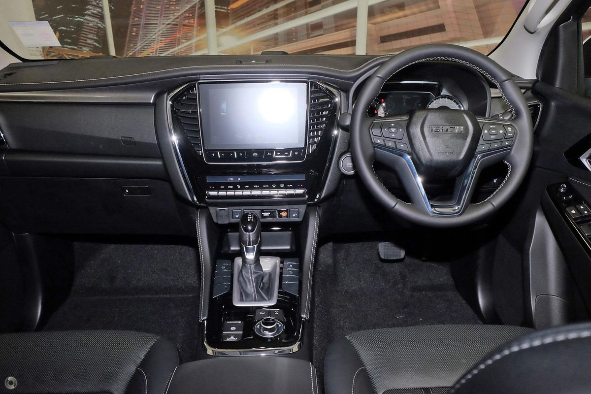 2024 Isuzu MU-X LS-T
