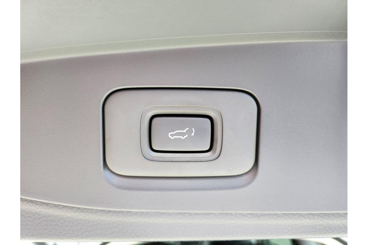 2024 Isuzu MU-X LS-T