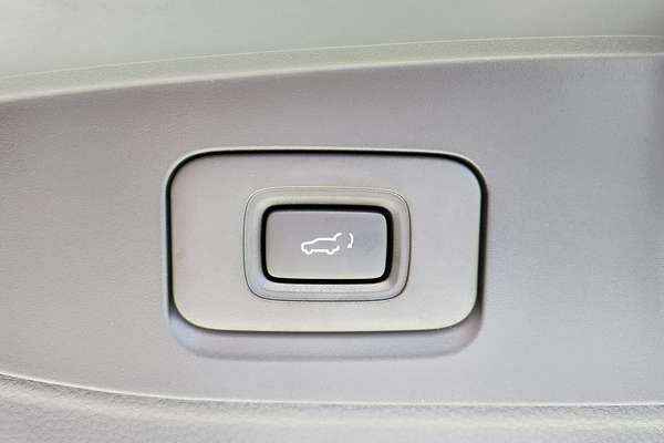 2024 Isuzu MU-X LS-T