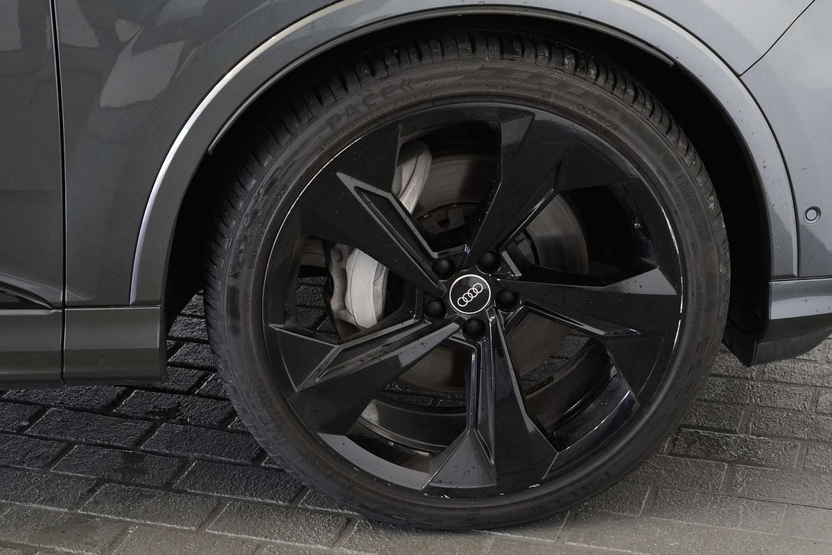 2022 Audi Q7 50 TDI S line 4M