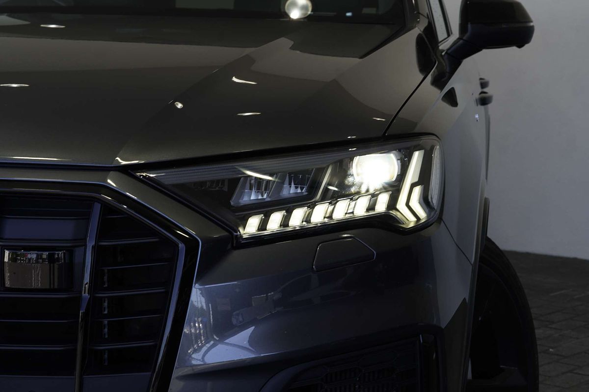 2022 Audi Q7 50 TDI S line 4M