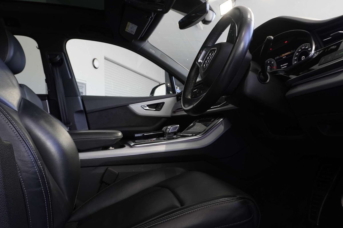 2022 Audi Q7 50 TDI S line 4M