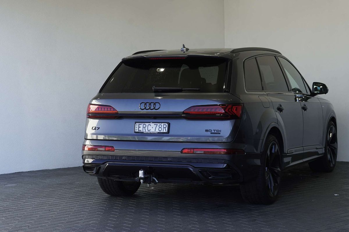 2022 Audi Q7 50 TDI S line 4M