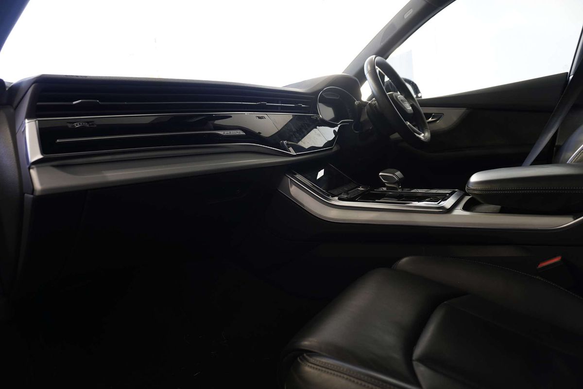 2022 Audi Q7 50 TDI S line 4M